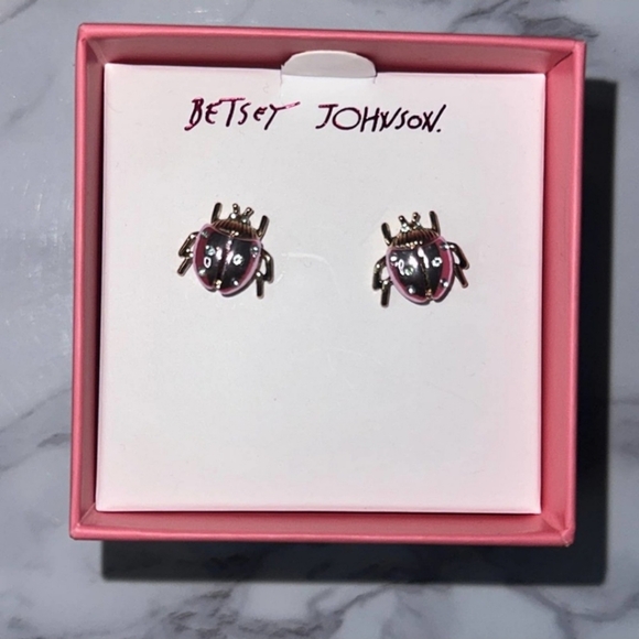 BETSEY JOHNSON Gorgeous Pink Metallic Ladybug Earrings NIB! - Picture 4 of 4